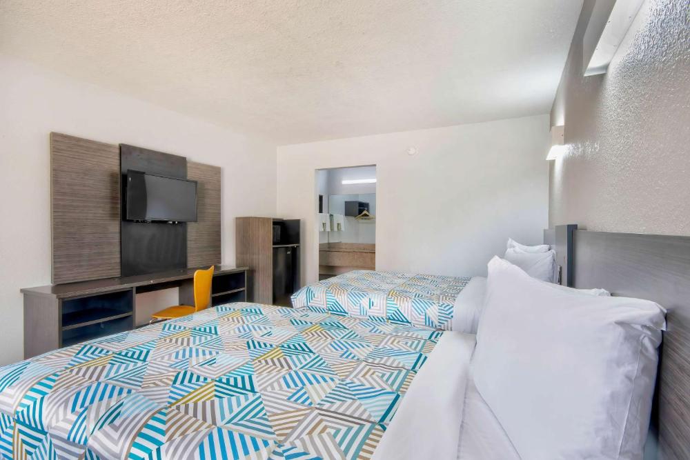 Double Beds - Smoking interior